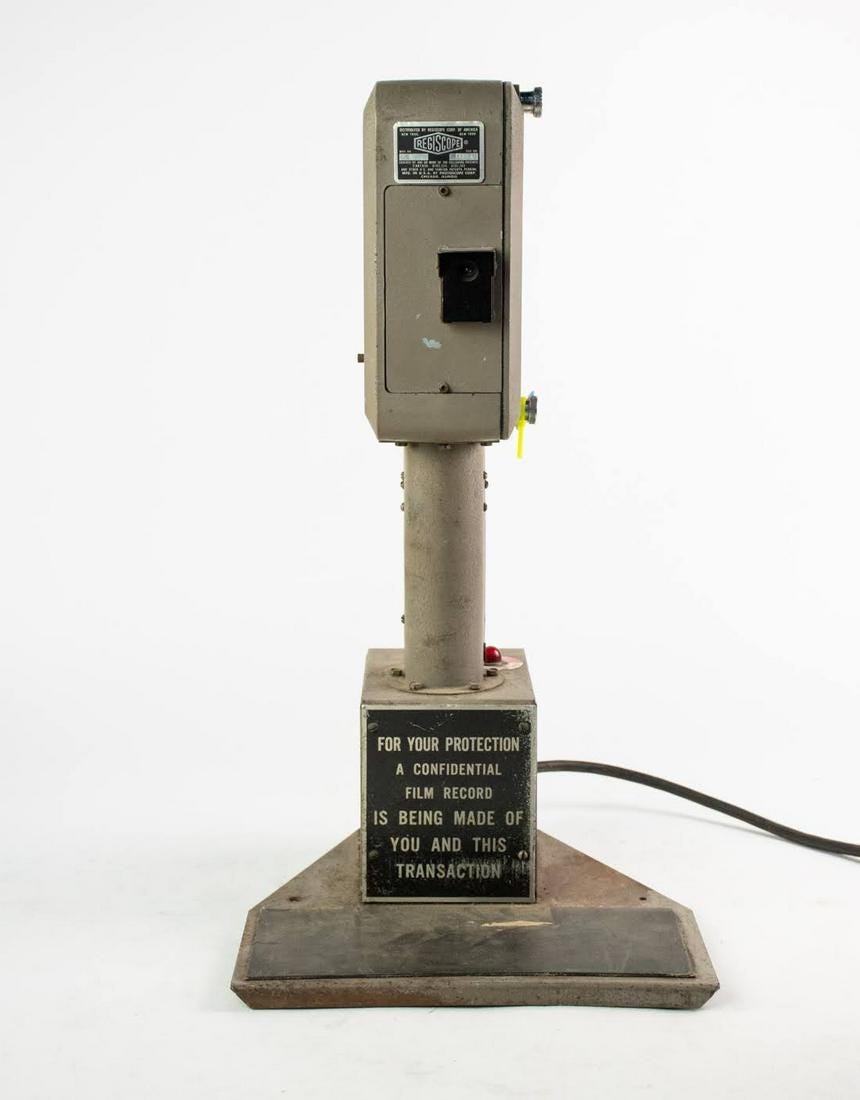 Figure 1: Regiscope camera, date unknown, source: LiveAuctioneers